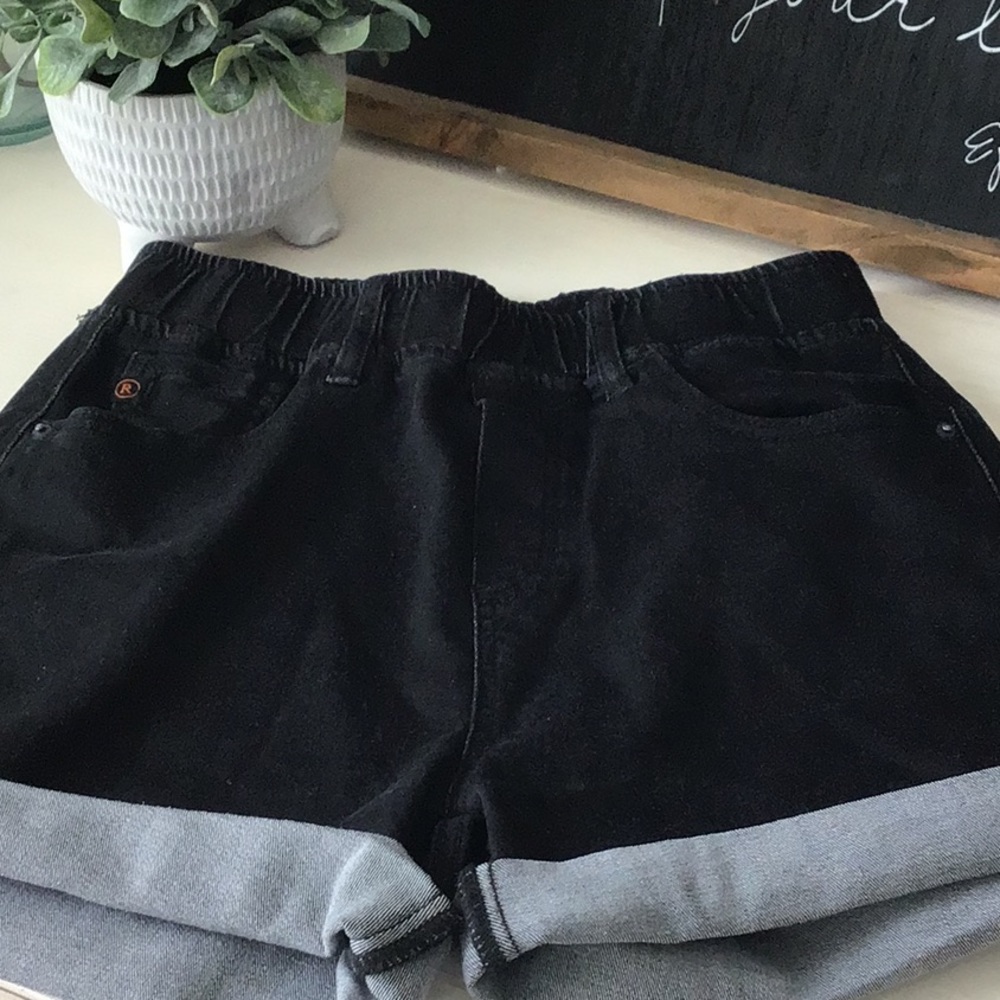 Risen jean shorts